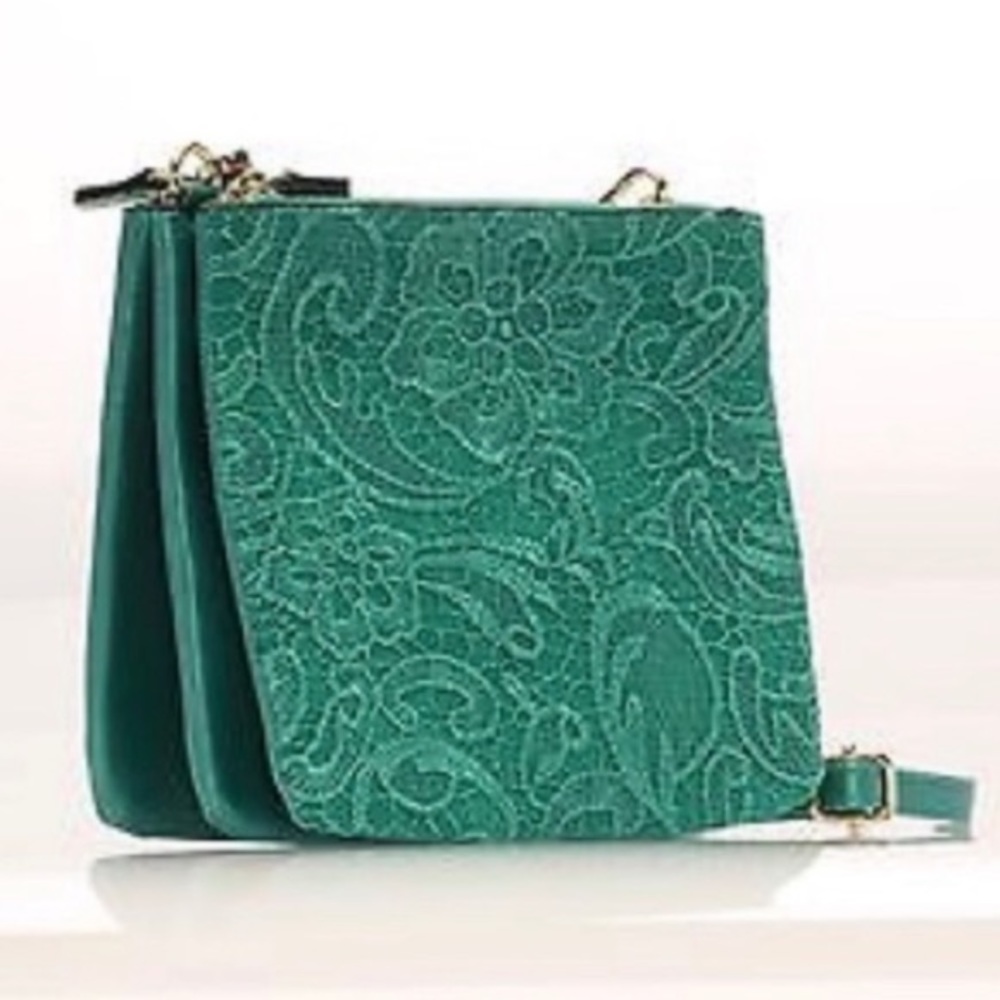 2XHP Brand NWT Absolutely Gorgeous Emerald Green Lace Snap 3 Piece Crossbody Bag